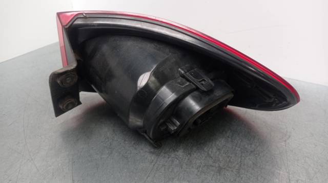 Lampa zespolona tylna lewa zewnętrzna 5N0945095F VAG