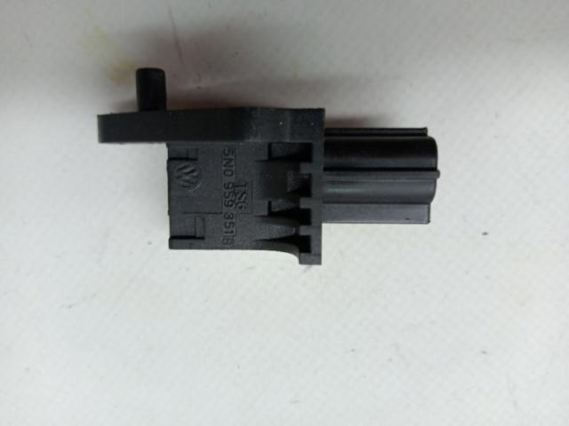 Czujnik AIRBAG przedni 5N0959351B VAG