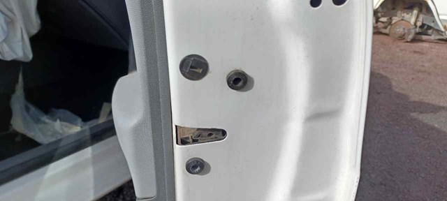 Zamek drzwi przednich prawych 5N1837016A VAG