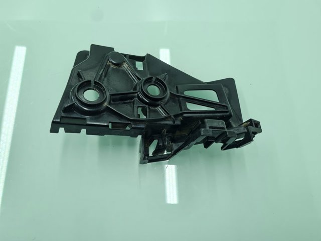 Wspornik zderzaka tylnego prawy 5NA807394A VAG