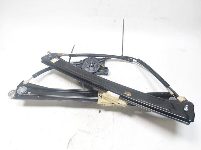 Mechanizm podnoszenia szyby drzwi przednich prawych 5NA837462A VAG