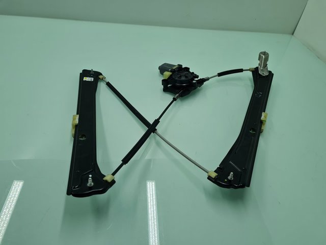Mechanizm podnoszenia szyby drzwi przednich prawych 5NA837462A VAG