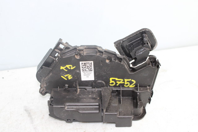 Zamek drzwi tylnych lewych 5NA839015E VAG
