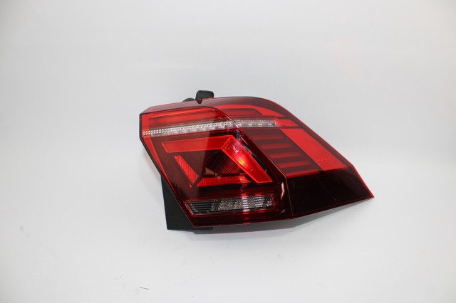 Lampa zespolona tylna prawa zewnętrzna 5NA945208 VAG