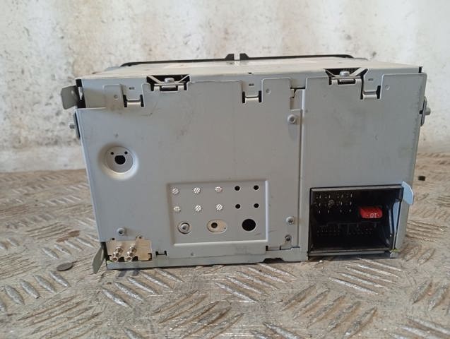 Radioodtwarzacz (radio AM/FM) 5P0035186B VAG