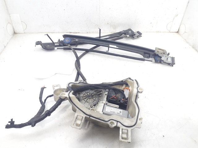 Mechanizm podnoszenia szyby drzwi przednich lewych 5P0837461 VAG