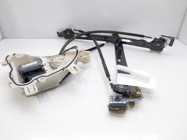Mechanizm podnoszenia szyby drzwi przednich prawych 5P0837462 VAG
