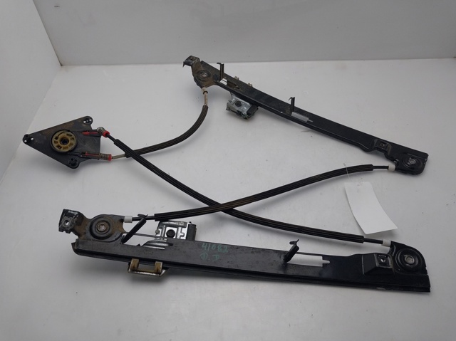 Mechanizm podnoszenia szyby drzwi przednich prawych 5P0837462 VAG