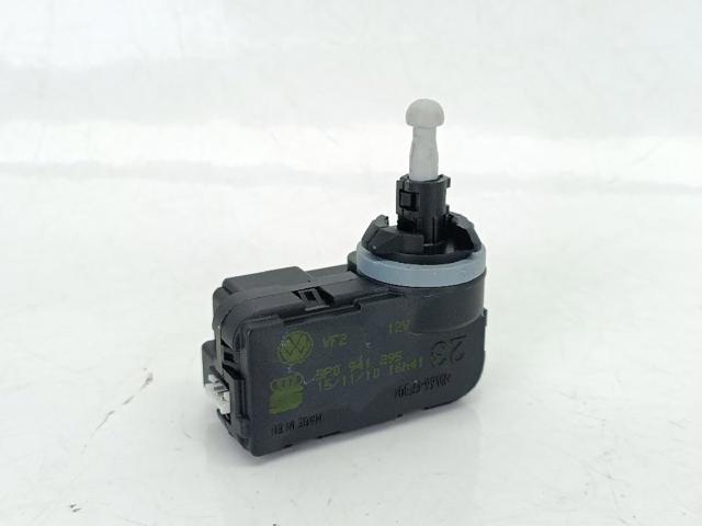 Korektor swiatel 5P0941295 VAG
