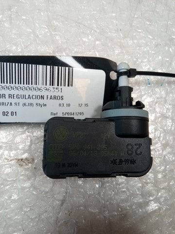 Korektor swiatel 5P0941295 VAG