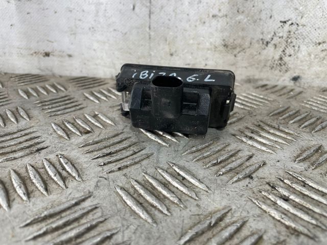 Lampa oświetlenia tylnej tablicy rejestracyjnej 5P0943021 VAG