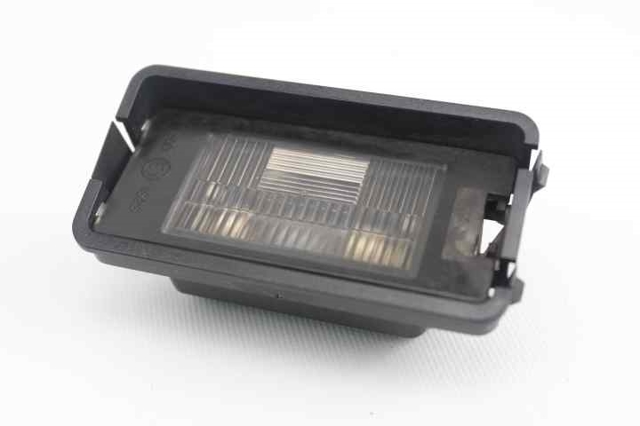 Lampa oświetlenia tylnej tablicy rejestracyjnej 5P0943021 VAG
