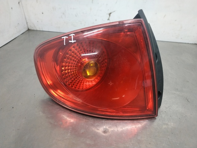 Lampa zespolona tylna lewa 5P0945095D VAG