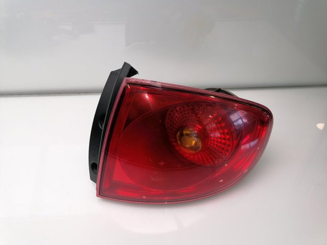 Lampa zespolona tylna prawa 5P0945096D VAG