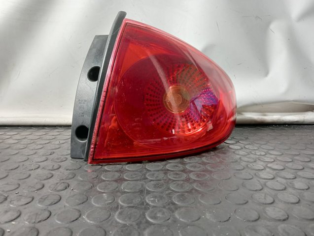Lampa zespolona tylna prawa 5P0945096E VAG