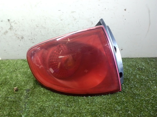 Lampa zespolona tylna lewa 5P0945111B VAG