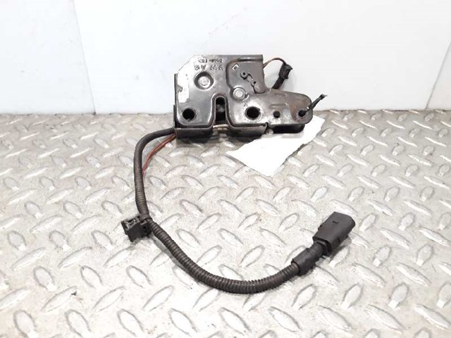 Zamek maski 5P1823509D9B9 VAG