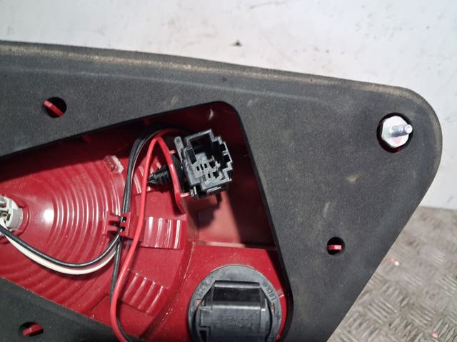 Lampa zespolona tylna prawa wewnętrzna 5P8945094D VAG
