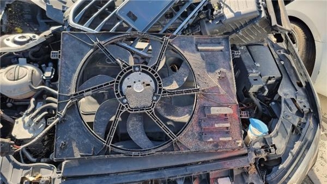 Wentylator elektryczny układu chłodzenia kompletny (silnik+wirnik) 5Q0121203BT VAG