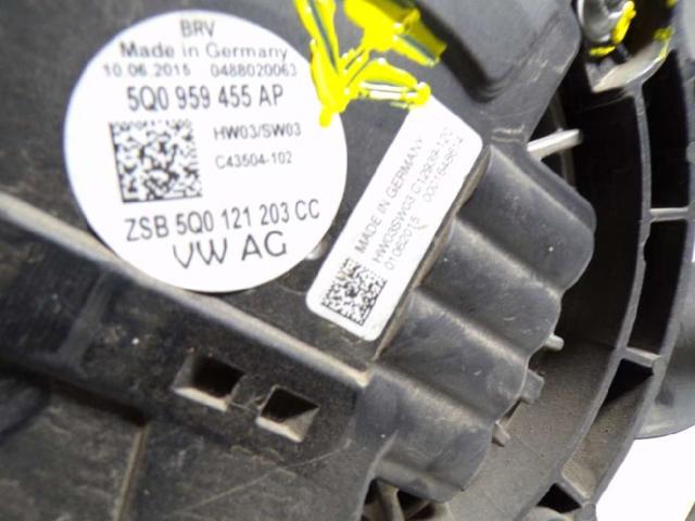 Wentylator elektryczny układu chłodzenia kompletny (silnik+wirnik) 5Q0121203DA VAG