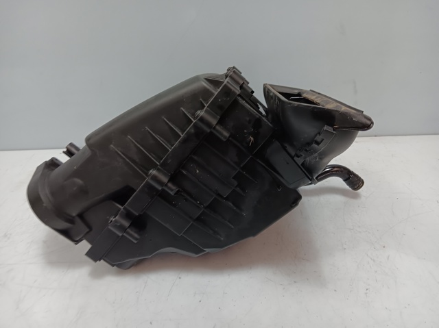 Obudowa filtra powietrza Volkswagen Golf BA5, BV5