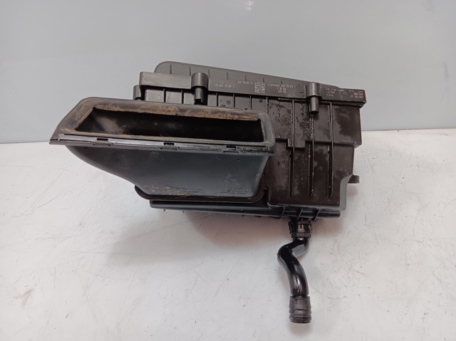 Obudowa filtra powietrza Volkswagen Golf BA5, BV5