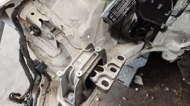 Poduszka (podpora) silnika prawa 5Q0199262BF VAG