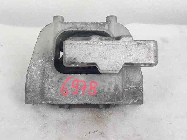 Poduszka (podpora) silnika prawa 5Q0199262BH VAG