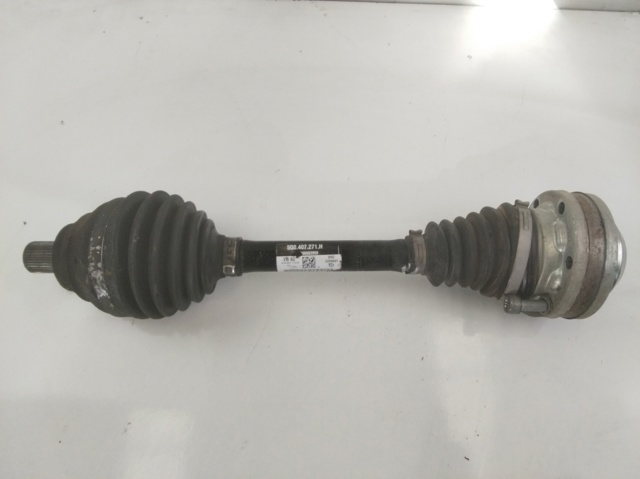 Półoś napędowa przednia lewa 5Q0407271H VAG
