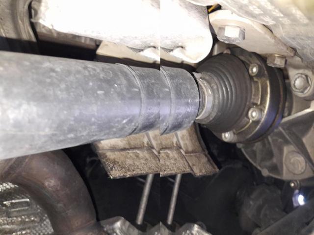 Półoś napędowa przednia prawa 5Q0407272FG VAG