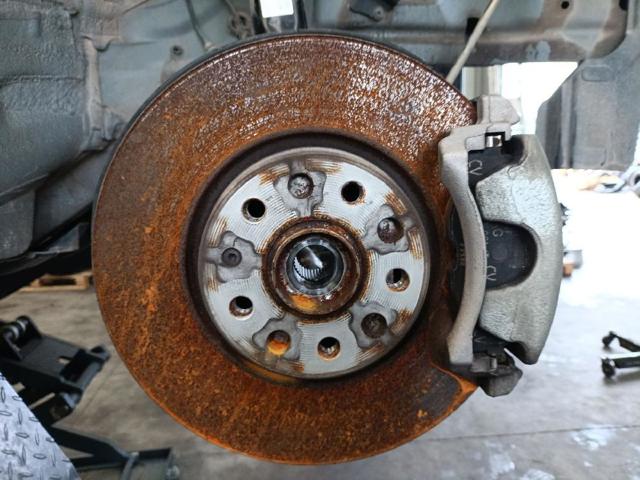 Tarcza hamulcowa przednia 5Q0615301F VAG