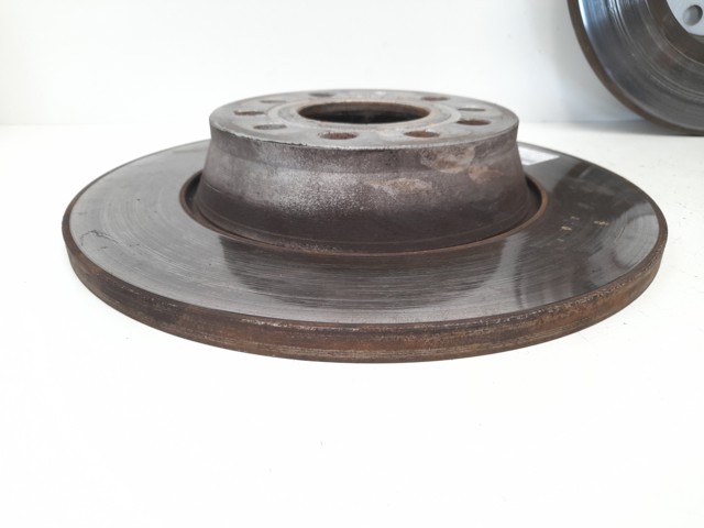 Tarcza hamulcowa tylna 5Q0615601G VAG