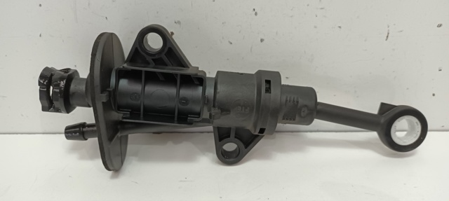 Cylinder sprzęgła główny 5Q0721388G VAG