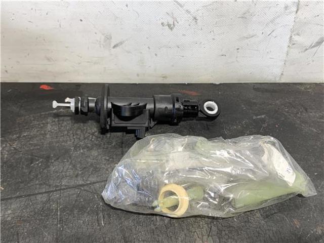 Cylinder sprzęgła główny 5Q0721388J VAG