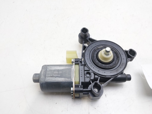 Silniczek podnośnika szyby drzwi przednich prawych 5Q0959801C VAG