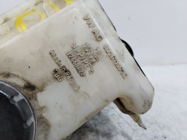 Zbiorniczek głównego cylindra hamulcowego (płynu hamulcowego) 5Q1611301C VAG