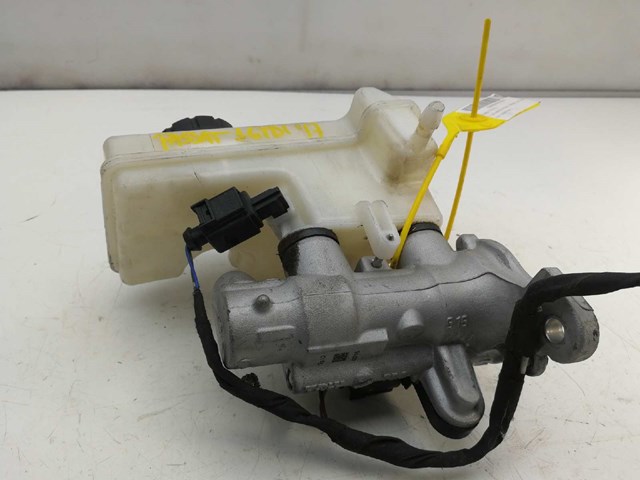 Zbiorniczek głównego cylindra hamulcowego (płynu hamulcowego) 5Q1611301C VAG