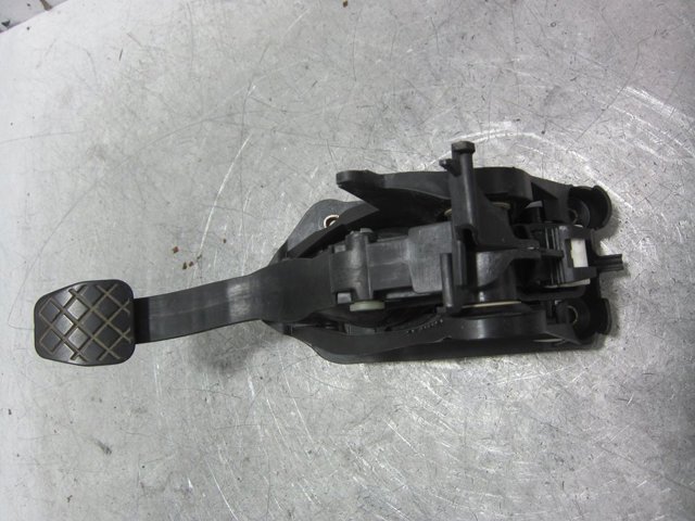 Pedał sprzęgła 5Q1721059GH VAG