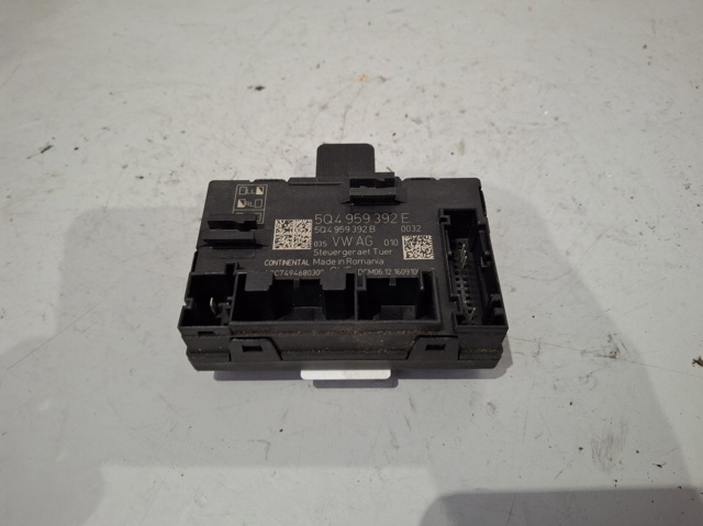 5Q4959392E VAG