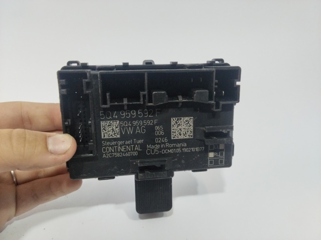 5Q4959592F VAG