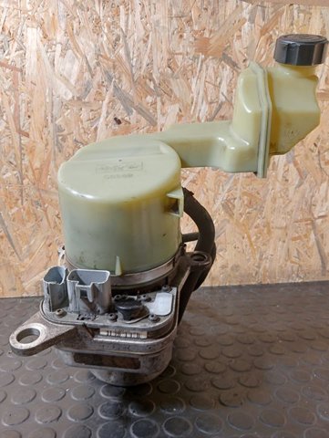 Pompa wspomagania hydraulicznego kierownicy 5S613K514BC FORD
