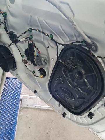 Mechanizm podnoszenia szyby drzwi przednich prawych 5TA837462 VAG