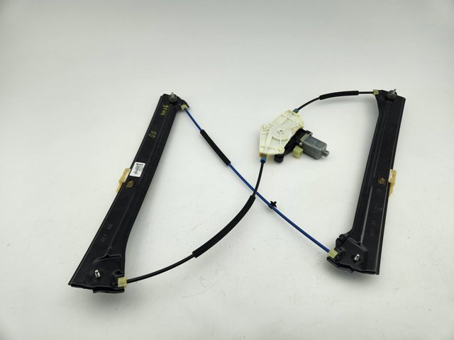 Mechanizm podnoszenia szyby drzwi przednich prawych 5TA837462A VAG