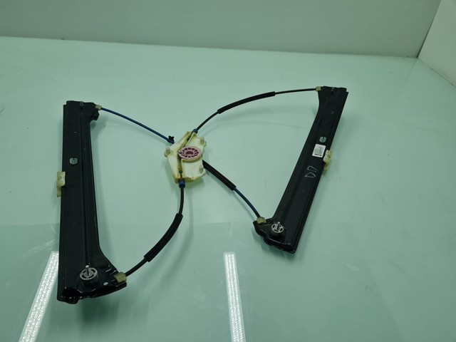 Mechanizm podnoszenia szyby drzwi przednich prawych 5TA837462A VAG