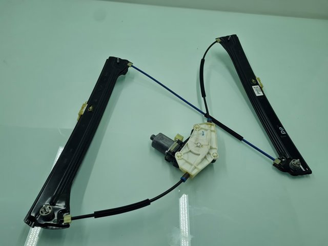 Mechanizm podnoszenia szyby drzwi przednich prawych 5TA837462A VAG