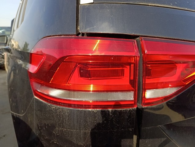 Lampa zespolona tylna lewa zewnętrzna 5TA945095D VAG