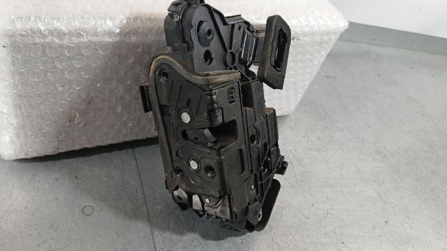 Zamek drzwi przednich lewych 5TB837015A VAG
