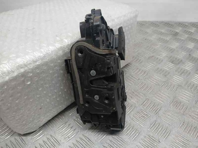 Zamek drzwi przednich lewych 5TB837015A VAG