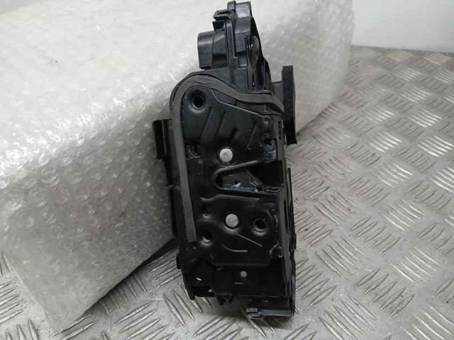 Zamek drzwi przednich lewych 5TB837015A VAG