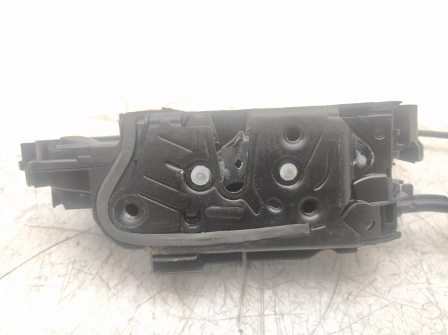 Zamek drzwi przednich lewych 5TB837015C VAG